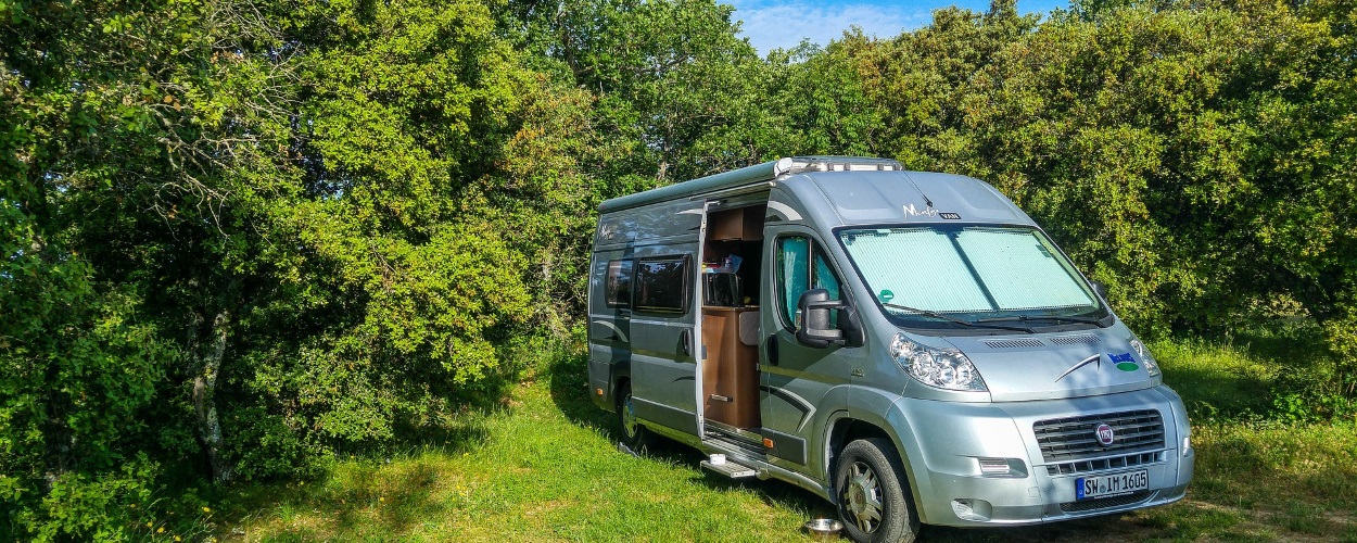 Vacances en camping car, au centre de la Bretagne et itinéraire - CP Yannick Derennes